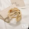 Pulseira de ouro estilo europeu e americano para mulheres, acessório de braçadeira aberta exagerada, joia de braçadeira prateada metálica brilhante