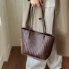 Bolso grande de moda y elegante para mujer, nuevo bolso tote vintage de alta gama con diseño madre-hija, bolso de hombro y axila versátil e informal, moderno