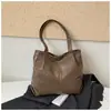 Bolsa de Grande Capacidade de Alto Valor 2026 Novo Estilo Tendência Moda para o Dia a Dia Bolsa Tote de Ombro Único para Estudantes Universitárias Bolsa de Aula