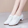 Wu Pa malla transpirable forma cuadrada zapatos de baile social tacón medio suela blanda Gitba [Venta de Liquidación]