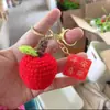 Pequeño Ramo de Flores Rojas para el Día de San Valentín, un Regalo Creativo Tejido a Mano de Lana, Producto Terminado, Pieza Única para Ti