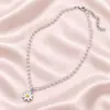 Novo colar com pingente de flor de pérola, gargantilha de crisântemo, corrente para clavícula, temperamento versátil, feminino, atacado
