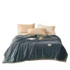 Manta de Vellón Coral de Invierno Cubierta para Siesta de Oficina Sofá de Terciopelo de Leche Edredón Pequeño Ropa de Cama Individual para Dormitorio de Estudiantes