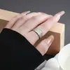 Anillo abierto liso geométrico de moda con un diseño único y versátil, que irradia un encanto de alta gama, adecuado para el uso diario y accesorios de moda transfronterizos