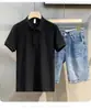 Polo de hombre casual de verano de estilo japonés, sencillo, de color sólido, a rayas, entallado, de punto, a la moda, versátil, ligeramente maduro