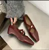 Zapatos Mary Jane con Tira Cruzada Estilo Retro Coreano para Mujer Punta Cuadrada Corte Bajo Planos Zapatos Individuales Versátiles para el Trabajo Zapatos Color Vino Tinto