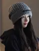 Sombrero y Peluca para Mujer, Gorro de Punto de una Pieza con Cabello Largo y Rizado, Extensiones de Cabello de Ola Grande, Gorro Peluca Gris, en Stock para Entrega Directa