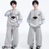 Roupas Infantis Conjunto de Moletom de Primavera para Meninos 2026 Novo Estilo para Crianças Maiores Primavera e Outono Esportivo Elegante Moderno Roupa de Primavera