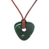 Collar de piedra de la madre fantasma Caroline See, película de anime, regalo para niños, colgante de esmeralda para Halloween, adorno con borde cruzado