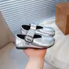 Zapatos de Salón Individuales para Niñas Zapatos de Cuero para Niños 2025 Suela Blanda Primavera y Otoño Nuevos Mocasines de Moda Sandalias de Pequeña Princesa para Niñas