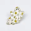 Broche de Fantasmita de Dibujos Animados Cara Sonriente Creativa Flor de Amor Insignia Linda Disfraz de Halloween Accesorios de Metal Mayoreo