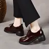 Zapatos de mujer de cuero con punta redonda, nuevo modelo otoño e invierno 2026, estilo europeo y americano, zapatos de salón de tacón grueso con cordones, charol de piel de vaca, mocasines estilo universitario