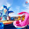 El Equipo de Diversión Anfibio Giratorio Isla Tiburón para Niños es Emocionante y Divertido, con Actividades de Disparo de Agua e Interacción Padres-Hijos