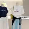 Camiseta de Manga Curta de Algodão Puro Estilo Nicho Inspirado em Design para Mulheres, Nova Coleção Verão 2026 Estilo Coreano Gola Redonda Solta Branca