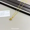 Artículo Popular de Transmisión en Vivo: Collar Hueco de Estrella Chapado en Oro con Diseño de Cristal de Hielo, Estilo Versátil de Lujo Ligero, Cadena para Clavícula de Alta Gama con Forma de Estrella