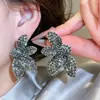2026 Nuevos Pendientes de Flor con Incrustaciones de Diamantes Transfronterizos Europeos y Americanos, Pendientes Versátiles de Moda para el Trabajo, Accesorios de Oreja Únicos de Diseño Nicho para Mujeres