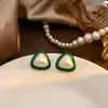 Pendientes de Aguja Plateada con un Toque de Lujo Ligero, Tachuelas Pequeñas de Perla, Geométricos Retro Ojo de Gato Flor Lazo Pendientes Suaves de Perla