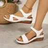 Nuevas sandalias de suela gruesa para mujer estilo comercio exterior del sudeste asiático con correas de velcro, tacón de cuña de talla grande, sandalias de playa abiertas