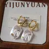 Pendientes de Perla en Forma de C de Plata de Ley 925 con Pasador Moda Europea y Americana Temperamento Versátil Lujo Ligero Sentido de Alta Gama Sentido de Diseño de Pendientes Nicho