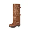 Botas de Cavaleiro Ocidental Vintage Outono/Inverno 2026, Bico Redondo, Sola Grossa, Tamanhos 40-45, Fivela de Metal, Botas de Cano Alto Pregueadas