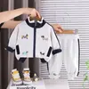 Conjunto de Duas Peças com Camisa de Zíper Estampada de Cachorrinho Desenho Animado para Meninos Primavera 2026, Roupas de Bebê Estilosas, Conjunto Casual Tendência para Crianças