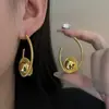Agulha de Prata Temperamento Europeu e Americano Design Exagerado Brincos de Metal Moda Feminina Brincos de Alto Padrão Brincos Únicos de Nicho