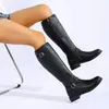 Botas Longas de Couro Marrom Estilo Europeu para Mulheres, Salto Grosso, Fivela de Cinto, Botas de Cavaleiro Altas até o Joelho, Botas Longas Planas Versáteis Retrô