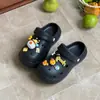 Lindos zuecos de dibujos animados para mujer, diseño de oso tarro de miel y galleta, adecuados tanto para uso exterior como interior, pantuflas de EVA, sandalias transpirables que aumentan la altura