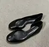 Sapatos Vermelhos de Couro Macio com Salto Baixo para Mulheres 2026 Verão Versátil Novo Estilo Bico Redondo Sem Cadarço Sola Macia Sapatos Mary Jane