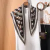 Bufanda Triángulo Perezosa Estilo Francés con Textura Delicada, Adecuada para Uso Diario y Decoración, Bufanda Pequeña para el Cuello de Mujer para Combinar con Camisas, Nuevo Estilo de Moda