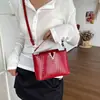 2026 Verano Nuevo Bolso de Hombro Individual de Personalidad Vintage Bolso Cruzado Chic de Moda Bolso Cuadrado Pequeño de Mano Simple y Moderno