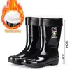 Botas de goma altas, cálidas y aisladas para hombre, botas de lluvia engrosadas, botas impermeables de media pantorrilla, estilos cortos y altos