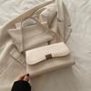 Bolso de Moda Nicho para Mujer 2025 Nuevo Retro Bolso Cuadrado Pequeño Sentido Simple Casual Bolso para Viaje Elegante Combinable Bolso de Mujer