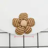Novo Flor de Cinco Pétalas Redonda Marrom Arroz com Botões DIY Acessórios para Headwear Estéreo de Sapatos e Chapéus Preenchidos com Algodão