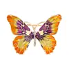Broche de Borboleta de Luxo Leve com Esmalte Totalmente Diamantado e Acabamento em Madrepérola, Design de Asas em Cor Gradiente, Broche Acessório de Alta Qualidade para Terno e Casaco