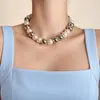 Moda Europeia e Americana temperamento novo irregular colar de pérolas redondas vento frio exagerado nicho design corrente clavícula mulheres