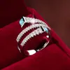 Anillo de diseño de lujo ligero de moda con diseño completo de diamantes, anillo de estilo ins de alta calidad, anillo de chica moderno, apertura ajustable, joyería