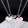 Collares Magnéticos Atractivos para Parejas, Hermanas y Mejores Amigas, Colgante Souvenir en Forma de Corazón de Amor para Hombres y Mujeres, Colgante Magnético de Moda