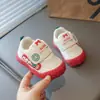 Zapatos para Caminar de Bebé Otoño 2026 Superficie de Cuero Antideslizante Zapatos Deportivos para Bebé Niño Transpirables Zapatos de Interior para Bebé Niña