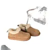 Nuevos Zapatos de Terciopelo Cálidos y Peludos de Invierno para Niñas Estilo Coreano Botines Cortos Zapatos de Algodón para Niños Grandes Botas Antideslizantes a Prueba de Frío