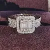 Moda Europea y Americana Nuevo Retro Calado Cuadrado Anillo de Circonita Elegante para Dama Boda Compromiso R029