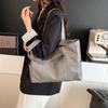 Bolsa Tote de Grande Capacidade Europeia e Americana Nova Bolsa Feminina Estilo Coreano Versátil Bolsa Grande Simples Bolsa de Ombro de Mão Bolsa Feminina de Couro Macio
