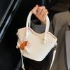 Bolso de Mano Pequeño Elegante de Gama Alta para Mujer, Bolso Cruzado Versátil de Moda Nuevo 2026, Bolso Cubo de Moda y Súper Popular