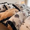 Conjunto de Quatro Peças de Veludo Leite Francês Renda Classe A Capa de Edredom de Veludo Coral Roupa de Cama Espessa de Inverno Lençóis com Forro de Fleece