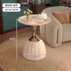 Mesa redonda pequeña, mesita auxiliar de lujo ligero para sofá, mesa de té pequeña para el hogar en la sala de estar, mesa auxiliar, mesa de rincón retro, almacenamiento de noche de hierro forjado, balcón