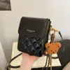 Bolso bandolera casual de diseño de nicho, bolso personalizado de moda y tendencia para mujer, nuevo bolso cuadrado pequeño de primavera 2026