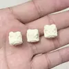 1 Pingente Redondo de Escultura de Fruta Marfim de um Leão, uma Fera Mítica e um Dragão Artesanato e Acessórios DIY Atacado
