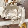 Conjunto de Lã para Meninos Roupas de Inverno 2025 Novo Roupa Externa para Bebês e Crianças Conjunto de Duas Peças com Capuz Quente de Inverno para Bebês