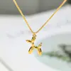 Colar elegante e luxuoso de aço titânio banhado a ouro, requintado e sem cor, para mulheres, combinando com todas as tendências de celebridades da internet, fábrica de correntes para clavícula