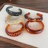 Pulsera Abierta de Resina con Rosca de Colores Manchados Estilo Europeo y Americano Pulsera de Diseño Retro Maillard Joyería de Mano Elegante y de Moda